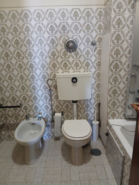 Arrendo T5 mobilado no Porto 1200€/mês. Casa e apartamentos para arrendar