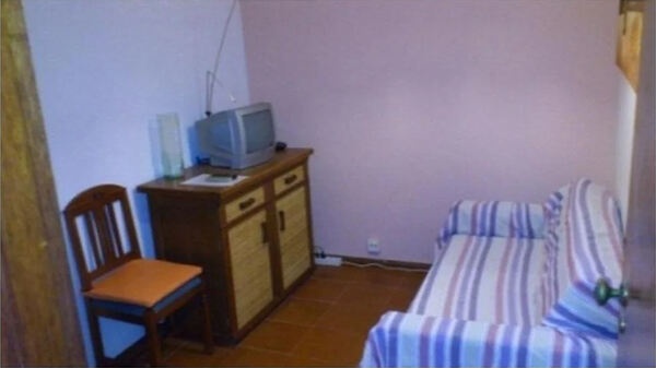 ALUGA-SE QUARTO EM FARO. Ofereço Quarto para Arrendar