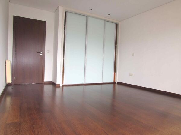 Moradia T4 com suite em Palmeira de Faro / Esposen. Casa e apartamentos para vender