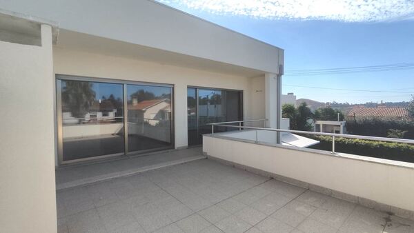 Moradia T4 com suite em Palmeira de Faro / Esposen. Casa e apartamentos para vender