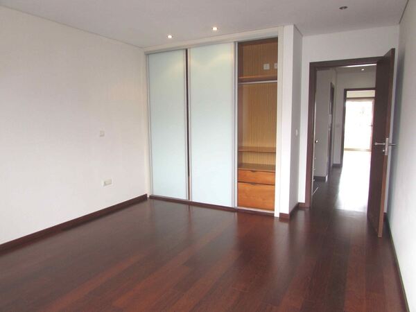 Moradia T4 com suite em Palmeira de Faro / Esposen. Casa e apartamentos para vender