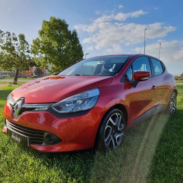 Renalt Clio. Carros