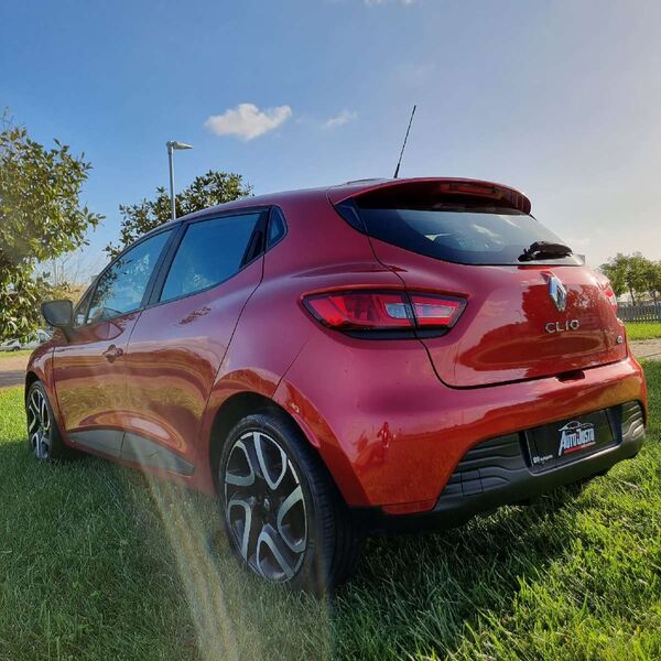 Renalt Clio. Carros