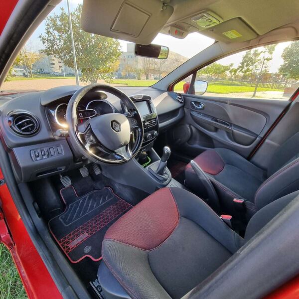 Renalt Clio. Carros