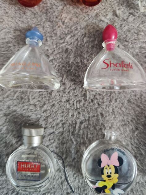 Miniaturas vazias de perfumes da Yves Rocher e out. Perfumes