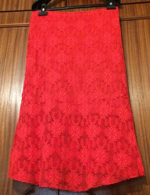 Saia renda - Mulher. Saias