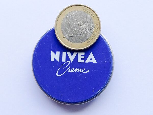 Pequena caixa metálica da Nivea. Outros Lazer