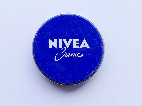 Pequena caixa metálica da Nivea. Outros Lazer