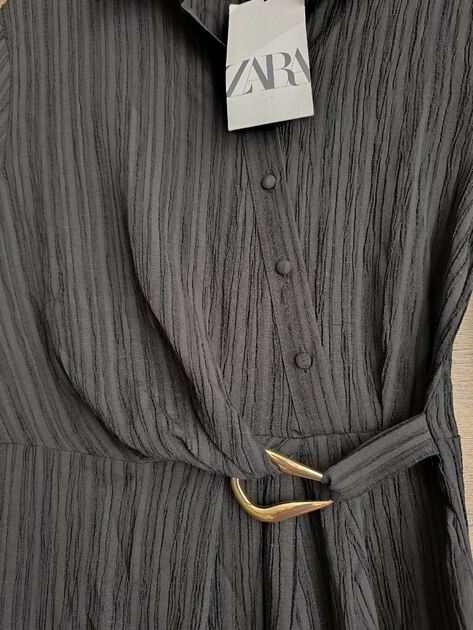 Vestido Zara com detalhes dourados . Vestidos