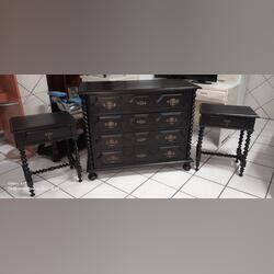 Cómoda e 2 mesinhas de cabeceira. Conjuntos de móveis para quarto