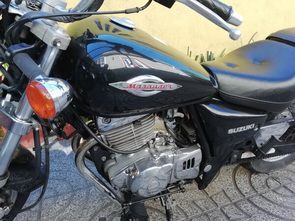 Suzuki GZ 250 Marauder AR (2006). Motos