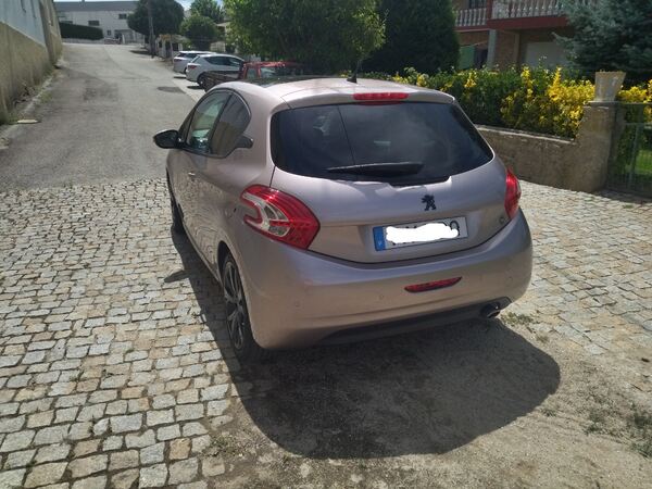 Peugeot 208 1.6 HDi 114cv Griffe. Carros
