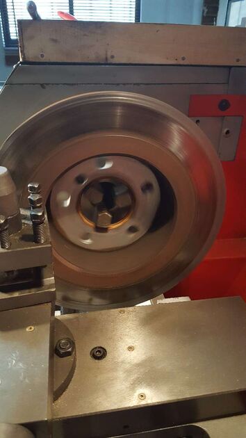 Retificação discos auto.. Peças interiores