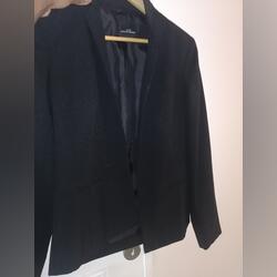 Blazer preto tamanho S. Fatos e Blazers