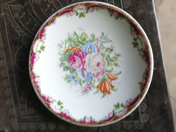 prato antigo , Limoges Maba , motivo flores . Outras Artes e Coleccionismo