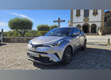 Toyota C-HR executive. Carros