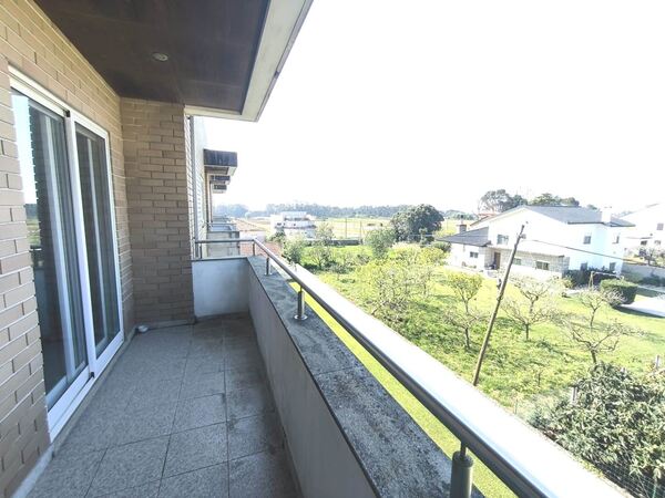 Apart. T2+2 duplex em Marinhas (2986). Casa e apartamentos para arrendar