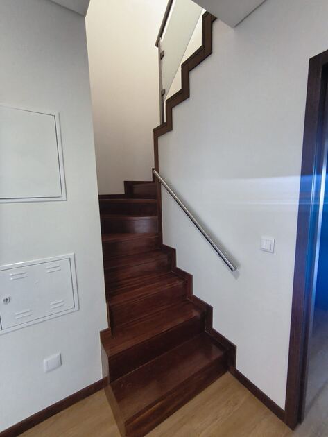 Apart. T2+2 duplex em Marinhas (2986). Casa e apartamentos para arrendar