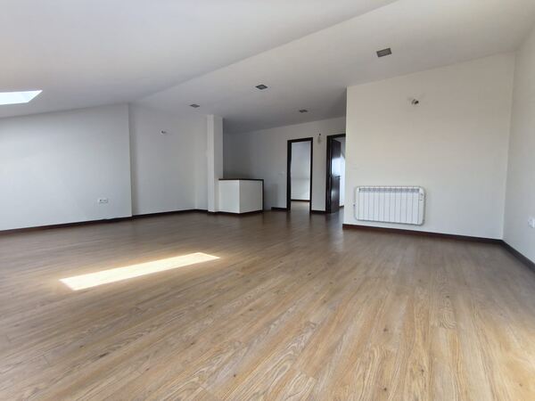 Apart. T2+2 duplex em Marinhas (2986). Casa e apartamentos para arrendar