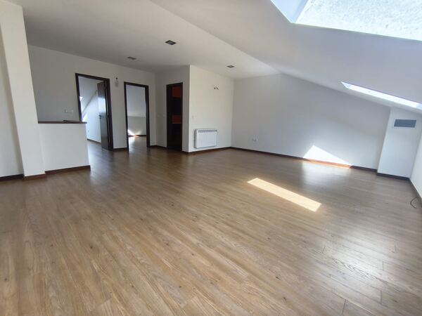 Apart. T2+2 duplex em Marinhas (2986). Casa e apartamentos para arrendar