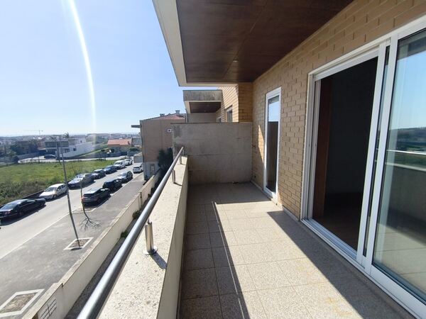 Apart. T2+2 duplex em Marinhas (2986). Casa e apartamentos para arrendar