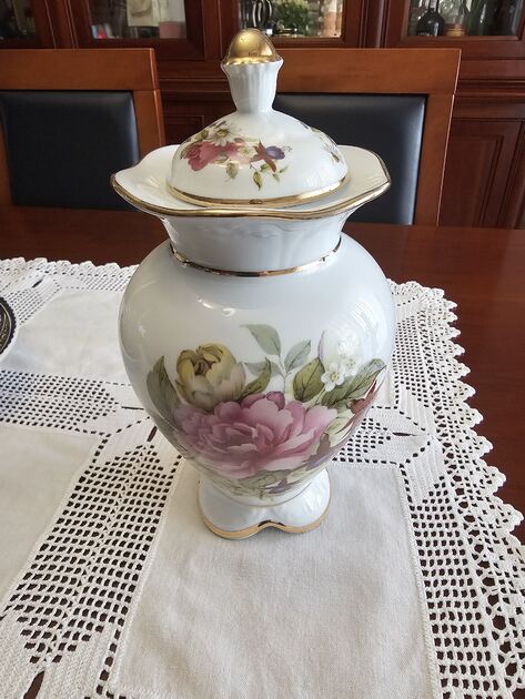 Várias peças decorativas . Mobiliário antigo