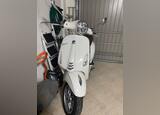 Vespa Primavera 125. Motos