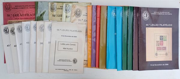 Guias dos CTT 2000-2004 e publicações filatelicas. Selos