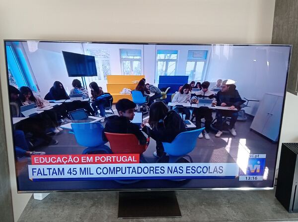 vendo TV TCL modelo C845 como nova . Televisores