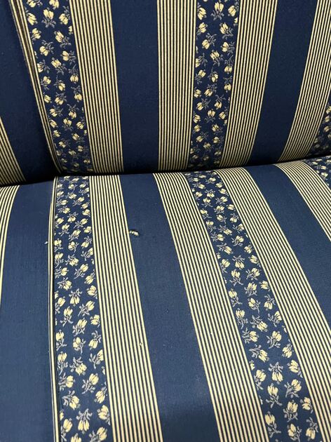 Sofá Poltrona Vintage forrado. Sofás e Poltronas