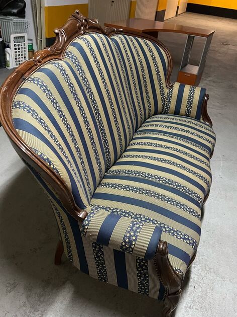 Sofá Poltrona Vintage forrado. Sofás e Poltronas