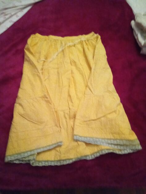 Saiote muito antigo para saias vompridas. Outros (Comunidade)