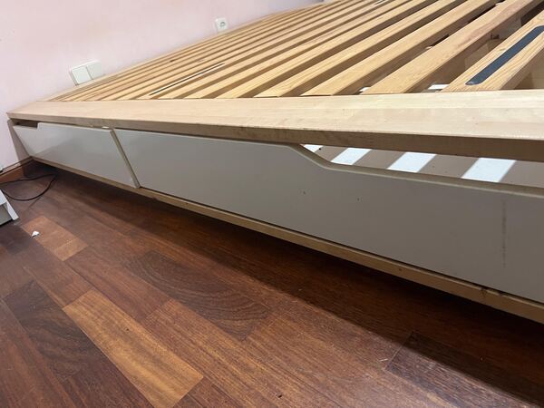 Vendo Cama de Casal - IKEA . Camas