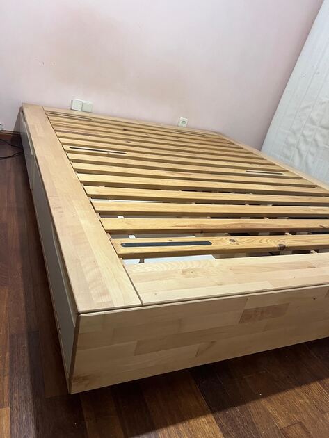 Vendo Cama de Casal - IKEA . Camas