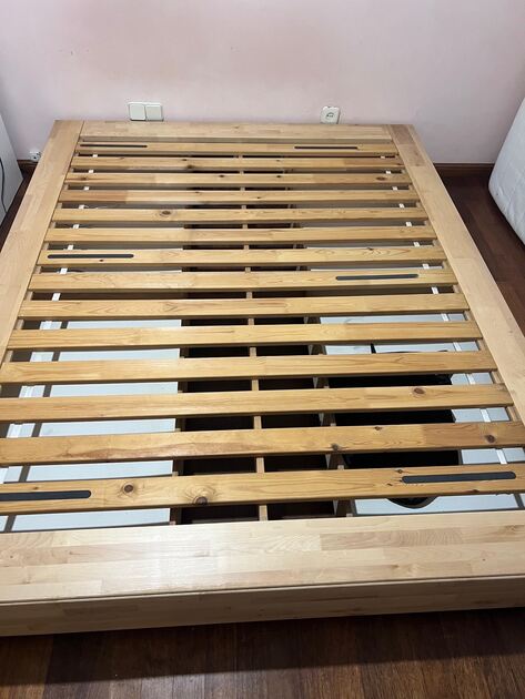 Vendo Cama de Casal - IKEA . Camas