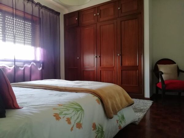 Viva com Espaço e Tranquilidade. Casa e apartamentos para vender