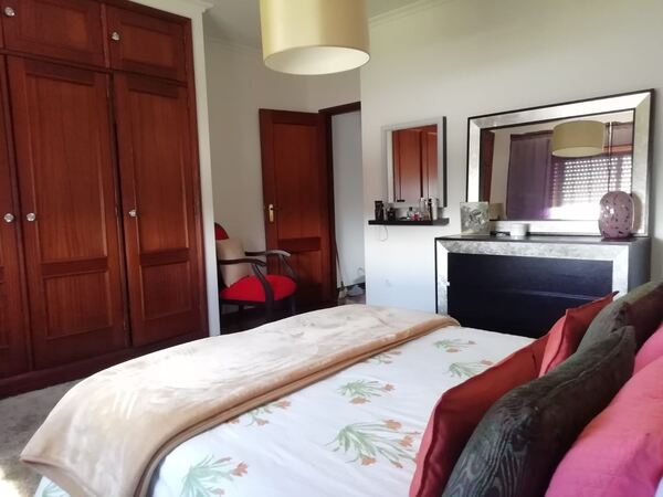 Viva com Espaço e Tranquilidade. Casa e apartamentos para vender