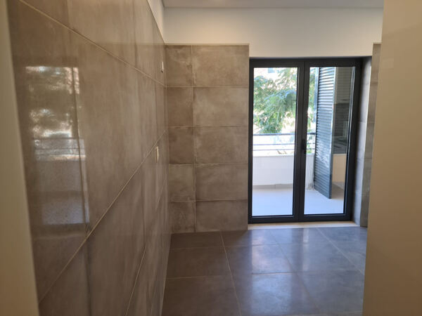 Apartamento T3 com parqueamentos. Casa e apartamentos para arrendar