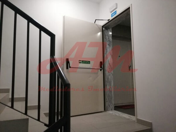 Apartamento T3 com parqueamentos. Casa e apartamentos para arrendar