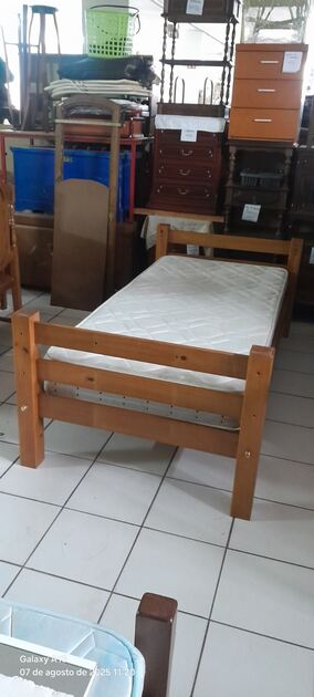 Cama de solteiro . Camas