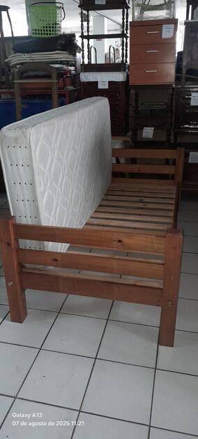 Cama de solteiro . Camas