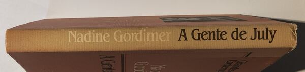 A Gente de July - Nadine Gordimer. Livros