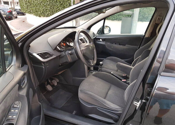 Bonito Peugeot 207 1.4 HDI. Carros