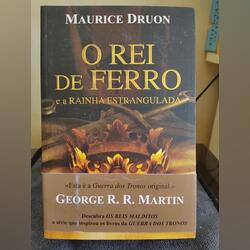 Livro “O Rei de Ferro e a Rainha Estrangulada”. Livros