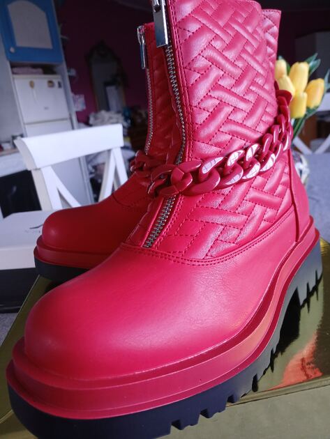 vendo. Botas e botins