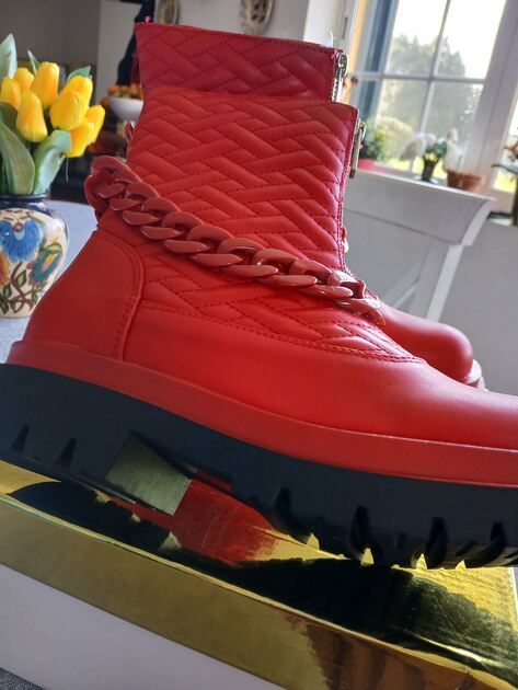 vendo. Botas e botins