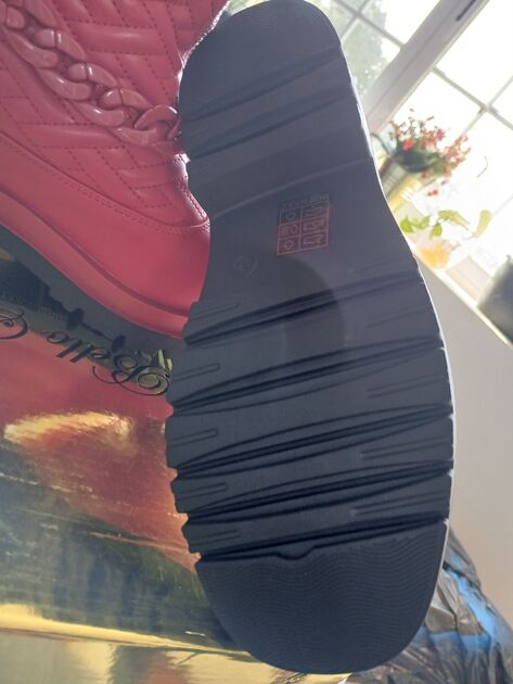 vendo. Botas e botins