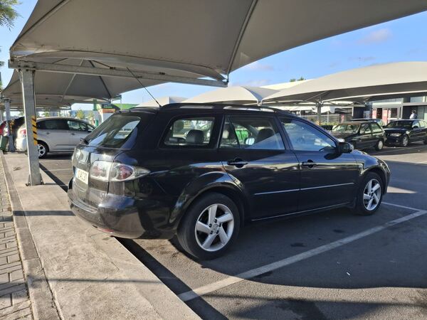 Mazda 6 Satiton W 2005. Carros