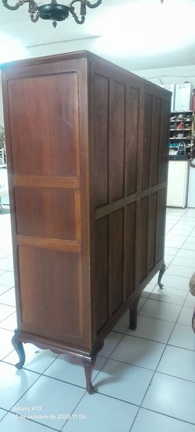Roupeiro vintage de 3 portas. Armários