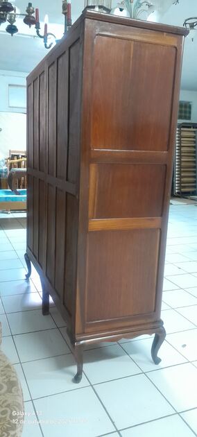 Roupeiro vintage de 3 portas. Armários